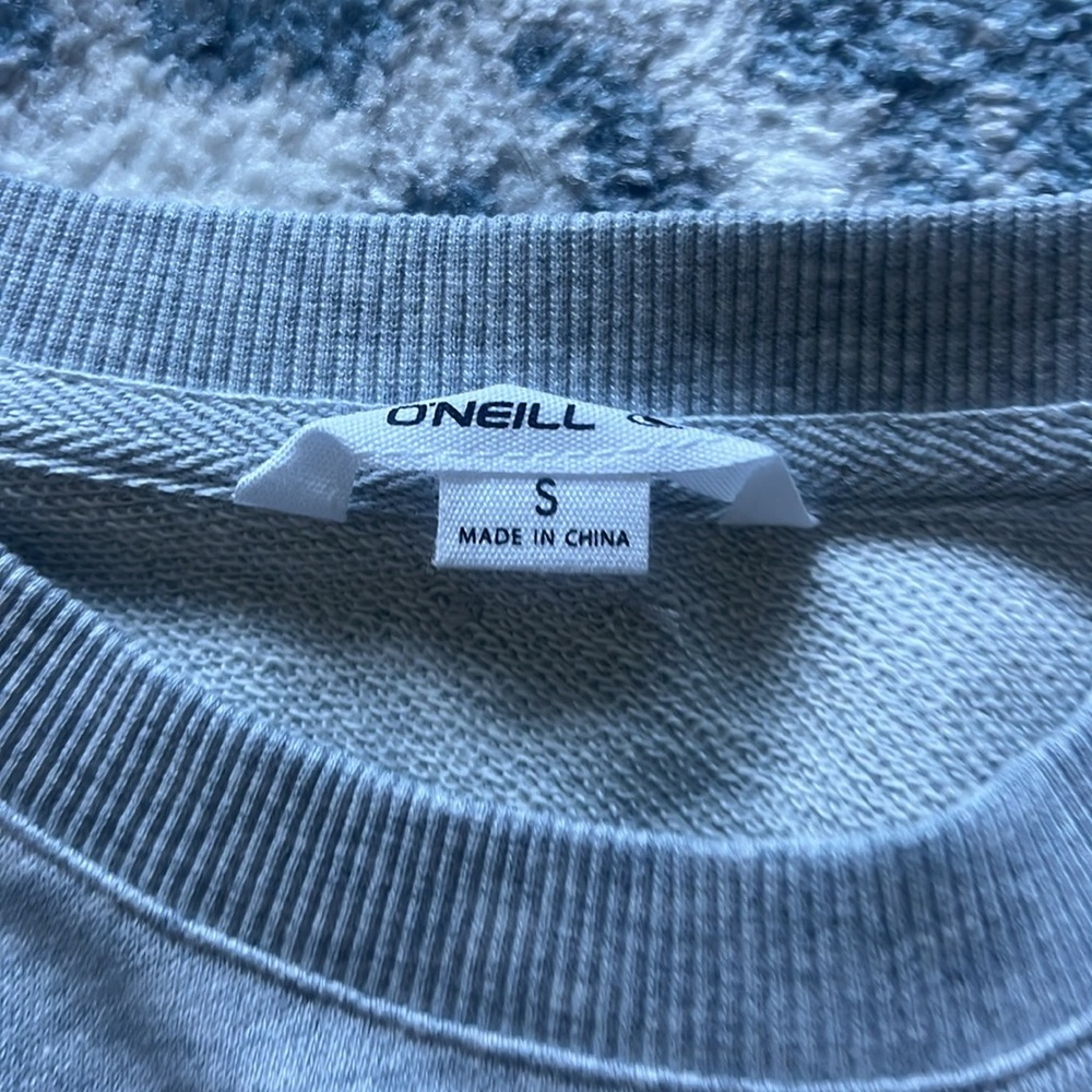 “women of the wave” oneill cropped long sleeve